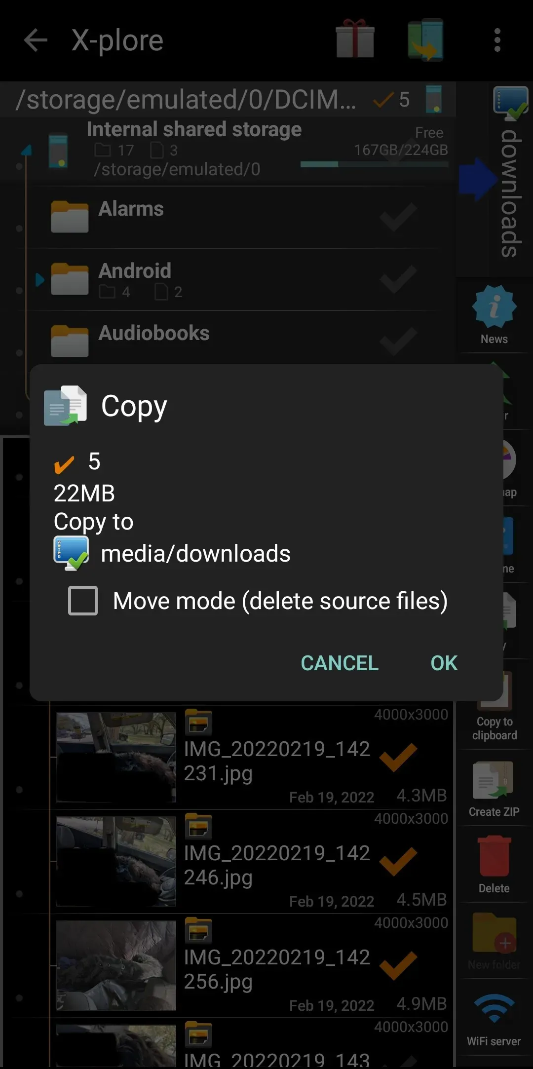 Transferring files in X-plore File Manager.